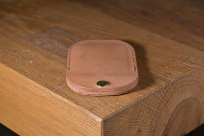 Minimal single pocket card wallet with brass snap closure & pop open mechanism, natural veg tan leather, hand made (45 empty)