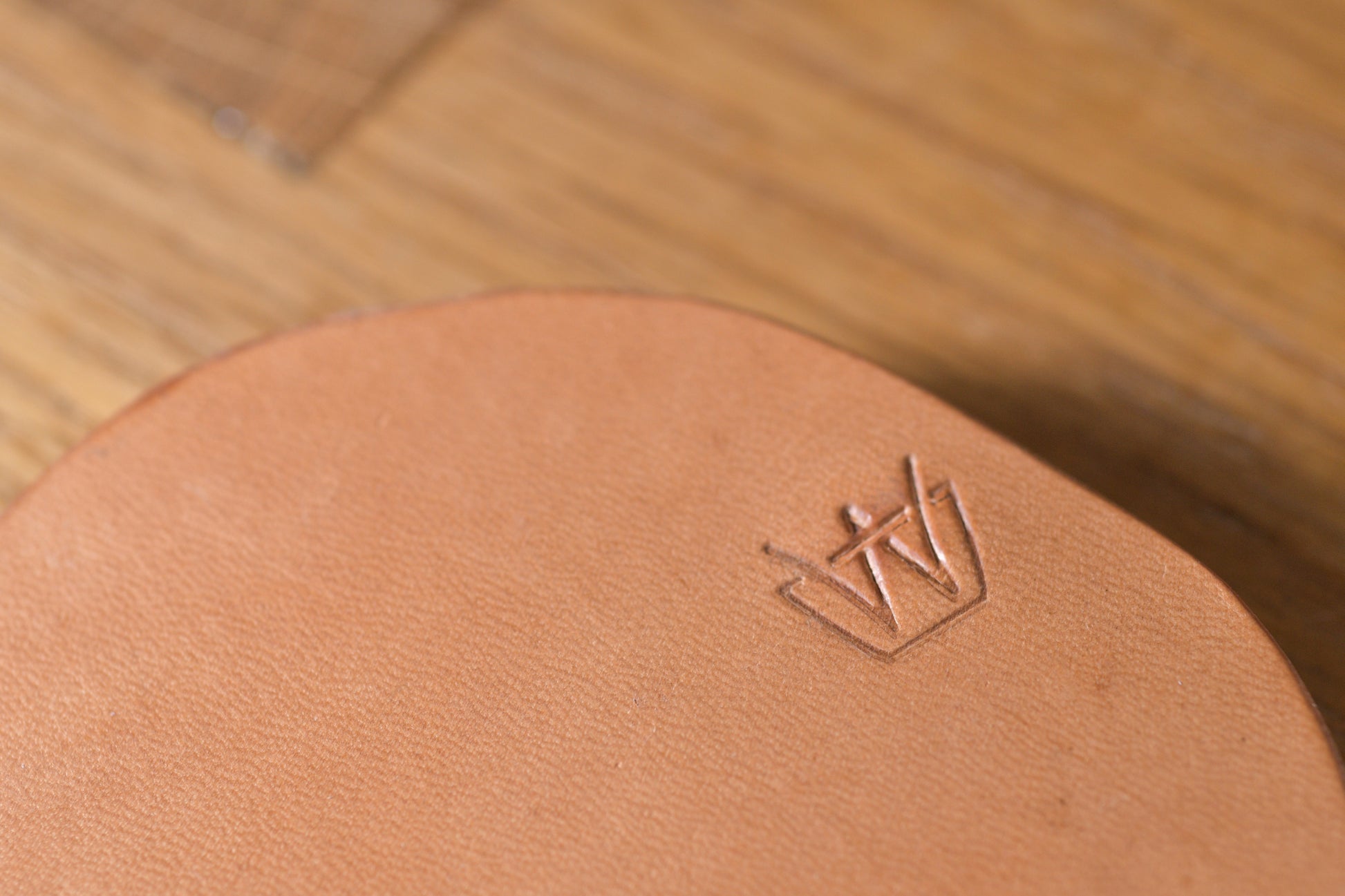 Minimal single pocket cash wallet with brass snap closure and pop open mechanism, natural veg tan leather, hand made (logo)